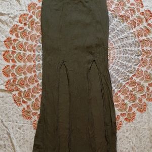 Dark green slit skirt
